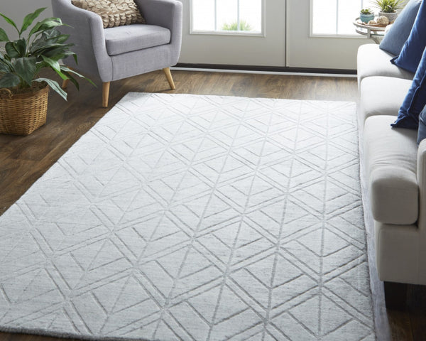 HomeRoots 4' Modern Hand-Woven Area Rug in White and Silver Geometric Design for Chic Home Décor Style 9' X 12' 514780