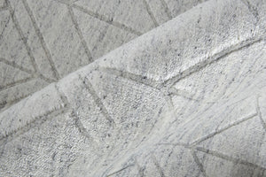 HomeRoots 4' Modern Hand-Woven Area Rug in White and Silver Geometric Design for Chic Home Décor Style 9' X 12' 514780