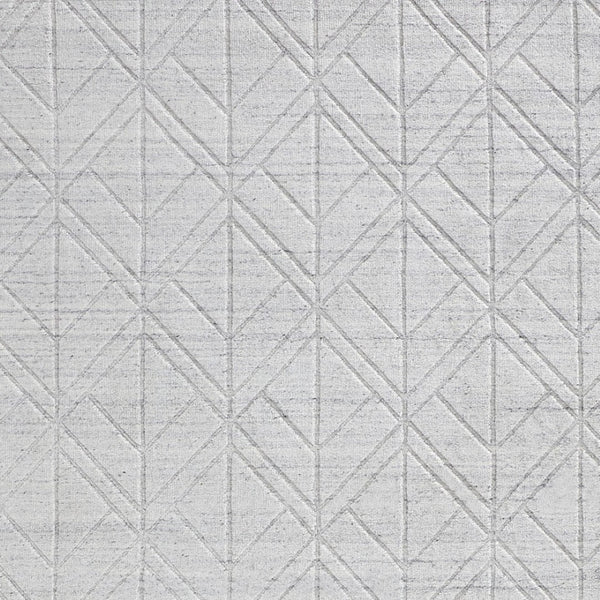 HomeRoots 2'' Silver and White Hand-Woven Geometric Area Rug – Modern Elegance for Any Living Space Decor 2' X 3' 514783