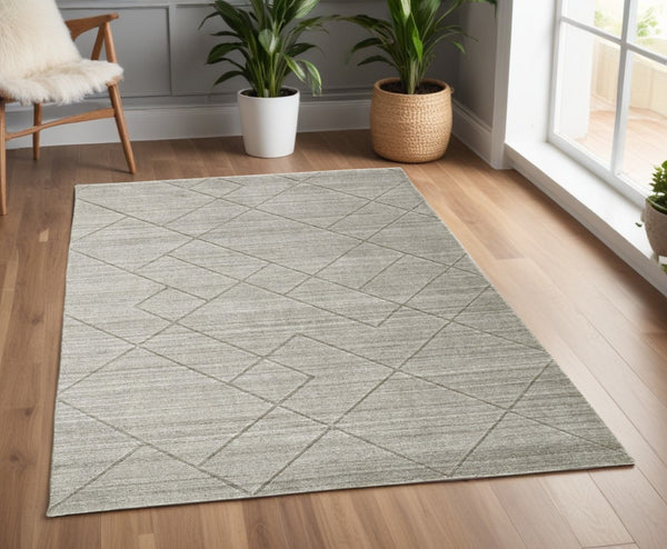 HomeRoots 4' Gray and Ivory Striped Hand-Woven Area Rug - Timeless Artisanal Elegance for Any Room Decor 4' X 6' 514784