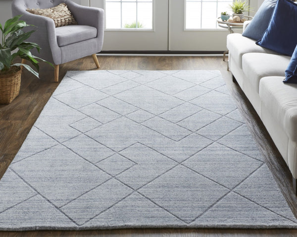 HomeRoots 4' Gray and Ivory Striped Hand-Woven Area Rug - Timeless Artisanal Elegance for Any Room Decor 5' X 8' 514785