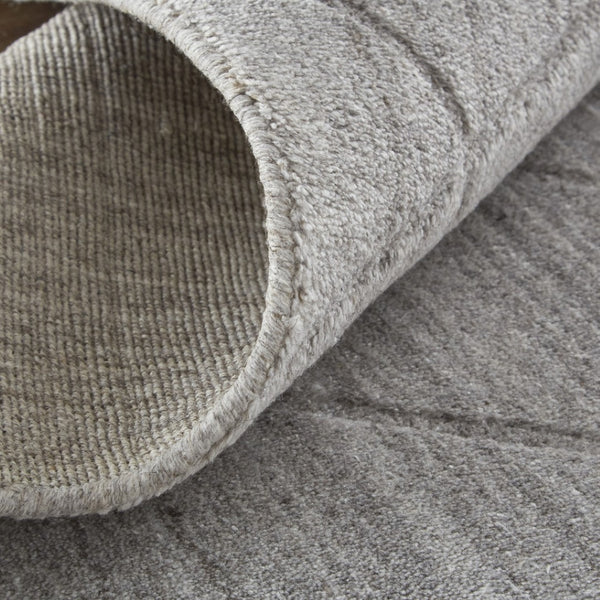 HomeRoots 4' Gray and Ivory Striped Hand-Woven Area Rug - Timeless Artisanal Elegance for Any Room Decor 12' X 15' 514789