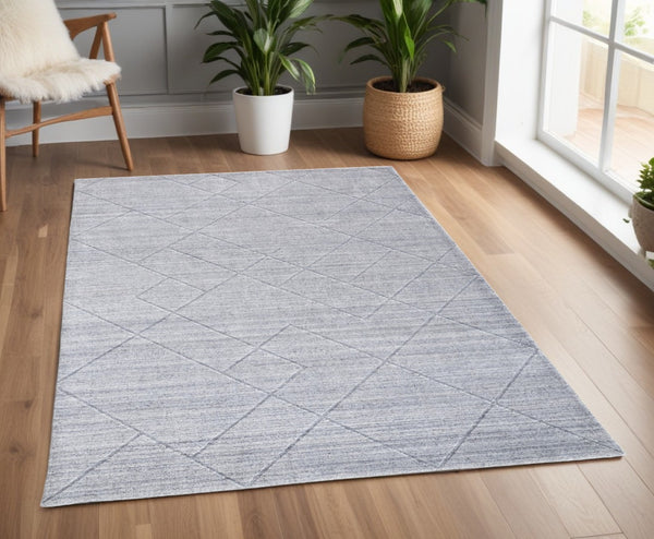 HomeRoots 4' Hand-Woven Gray and Silver Striped Area Rug - Elegant, Durable, and Unique for Any Space 4' X 6' 514791