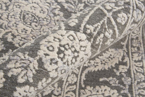 HomeRoots 6' Elegant Taupe and Ivory Floral Area Rug - Perfect for Living Rooms, Bedrooms, and Entryways 6' Round 514879