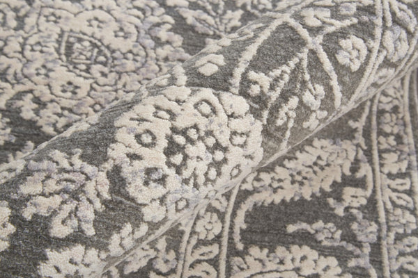 HomeRoots 6' Elegant Taupe and Ivory Floral Area Rug - Perfect for Living Rooms, Bedrooms, and Entryways 6' Round 514879