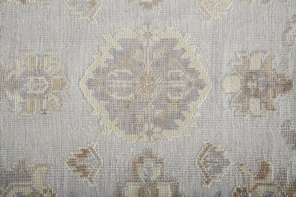 HomeRoots 4' Hand-Knotted Gray and Ivory Floral Area Rug - Timeless Elegance with Stain-Resistant Durability 5' X 8' 514985