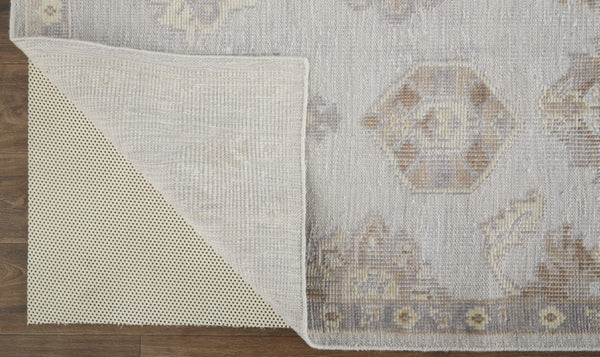 HomeRoots 4' Hand-Knotted Gray and Ivory Floral Area Rug - Timeless Elegance with Stain-Resistant Durability 8' X 10' 514986