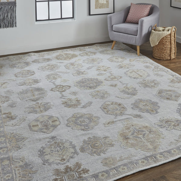 HomeRoots 4' Hand-Knotted Gray and Ivory Floral Area Rug - Timeless Elegance with Stain-Resistant Durability 9' X 12' 514987