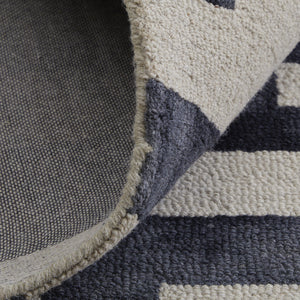 Homeroots 10' X 14' Ivory And Black Wool Tufted Handmade Area Rug  Wool 515013