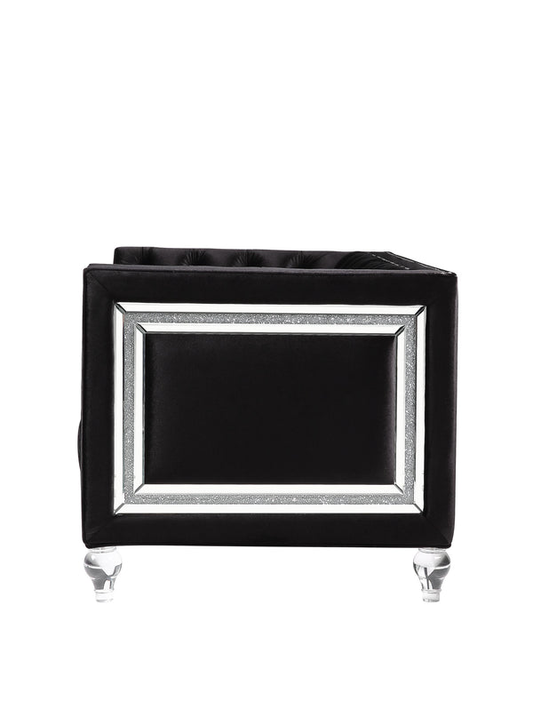Homeroots 40" Black Velvet Tufted Arm Chair   515780