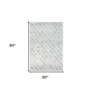 Homeroots 5' X 7' Cream Geometric Area Rug  Polypropylene 515915