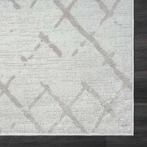 Homeroots 8' X 10' Cream Geometric Area Rug  Polypropylene 515916