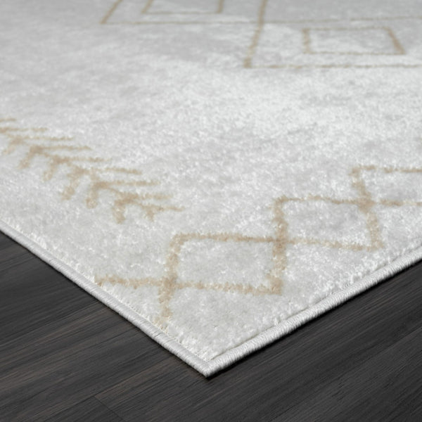 HomeRoots 8' Cream Diamond Area Rug - Timeless Design for Cozy Living Spaces, Soft and Durable Foundation 8' X 10' 515922