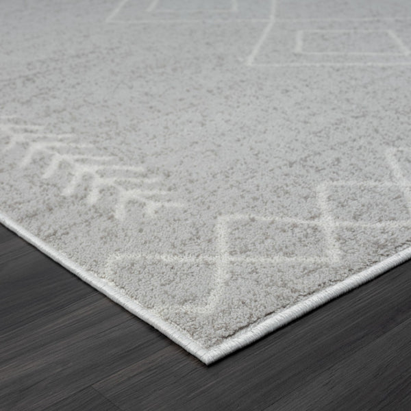 HomeRoots 8' Cream Diamond Area Rug - Timeless Design for Cozy Living Spaces, Soft and Durable Foundation 8' X 10' 515924
