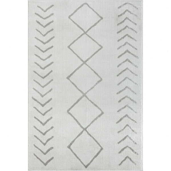 Homeroots 5' X 7' Cream Diamond Area Rug Cream Polypropylene 515925