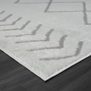 Homeroots 5' X 7' Cream Diamond Area Rug Cream Polypropylene 515925