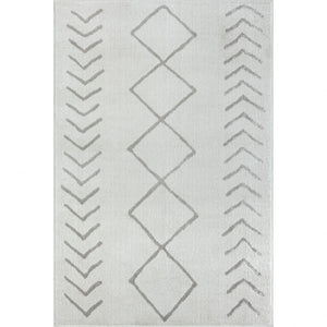 Homeroots 8' X 10' Cream Diamond Area Rug Cream Polypropylene 515926