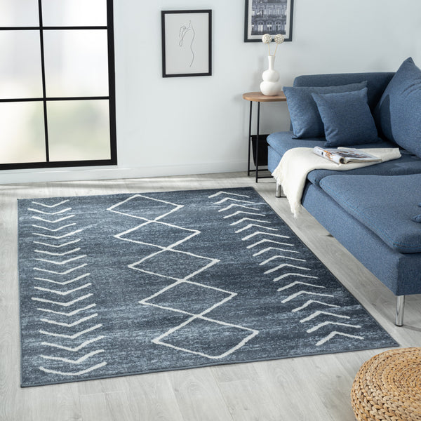 Homeroots 5' X 7' Blue Diamond Area Rug Gray Polypropylene 515927