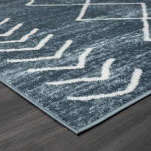 Homeroots 5' X 7' Blue Diamond Area Rug Gray Polypropylene 515927
