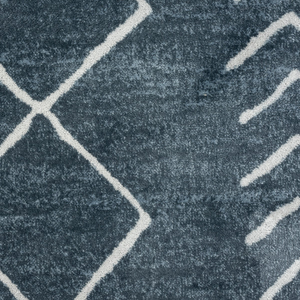 Homeroots 5' X 7' Blue Diamond Area Rug Gray Polypropylene 515927