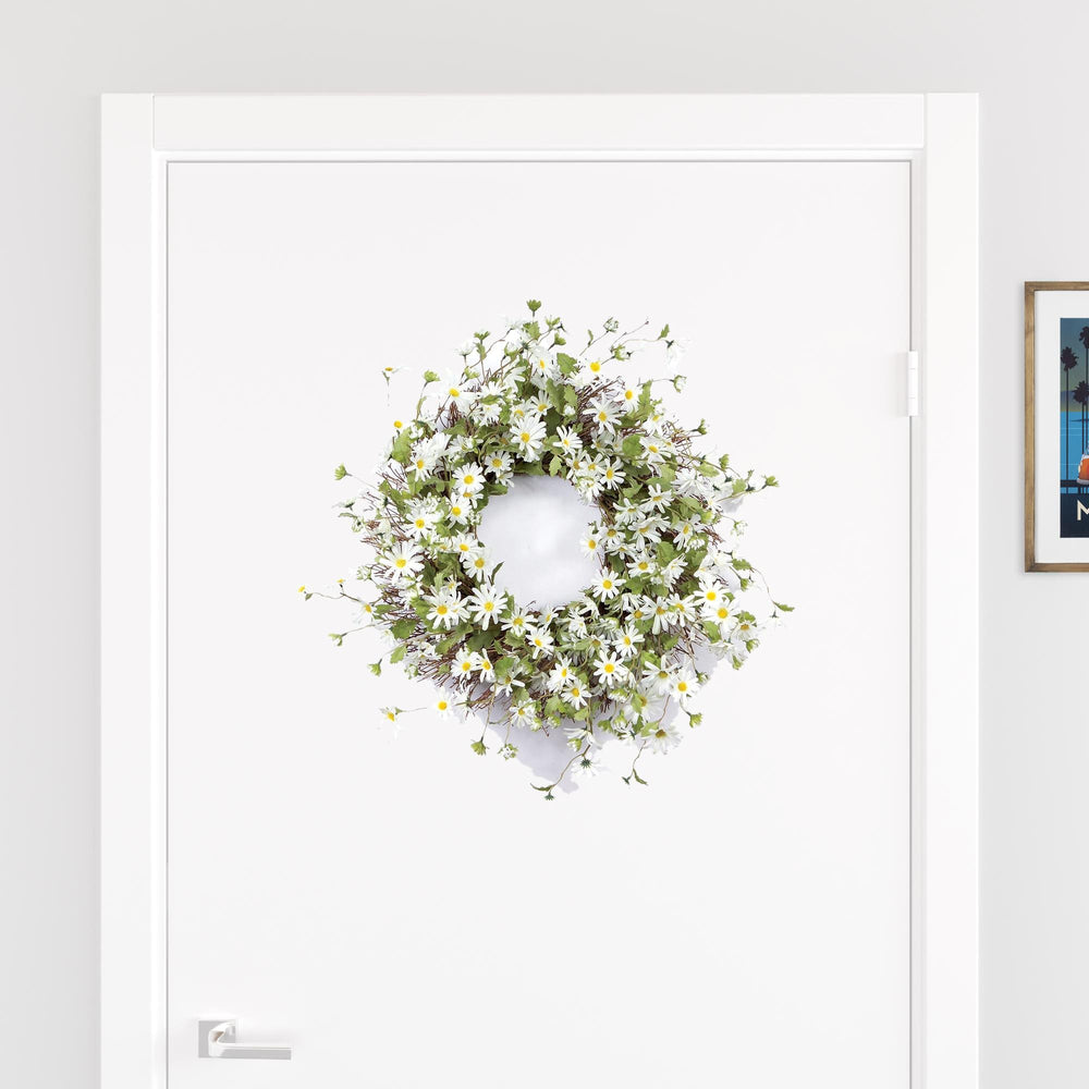 Homeroots 23" Green And White Artificial Spring Daisy Wreath  Polyester 516071