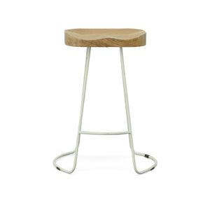 Homeroots Set Of Two 25" Natural And White Steel Backless Counter Height Bar Chairs   516195