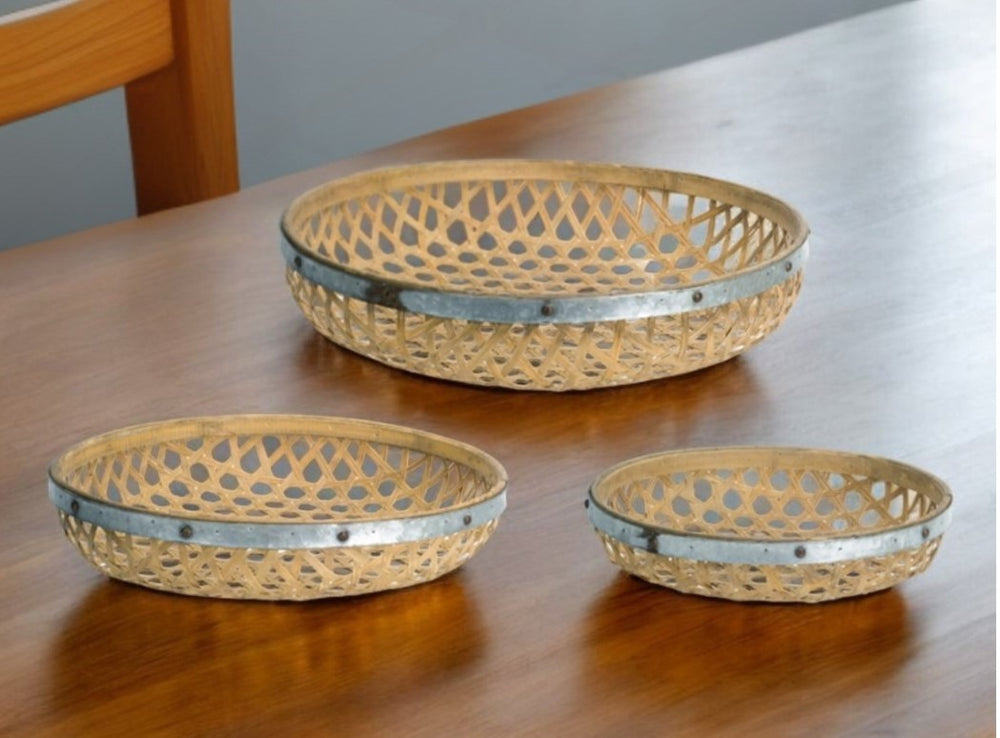 Homeroots Set Of Three Brown Round Solid Wood Serving Tray   516306