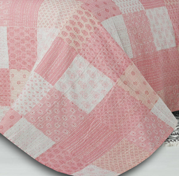 Homeroots Pink Knitted Cotton Geometric Throw Pink Cotton 516519