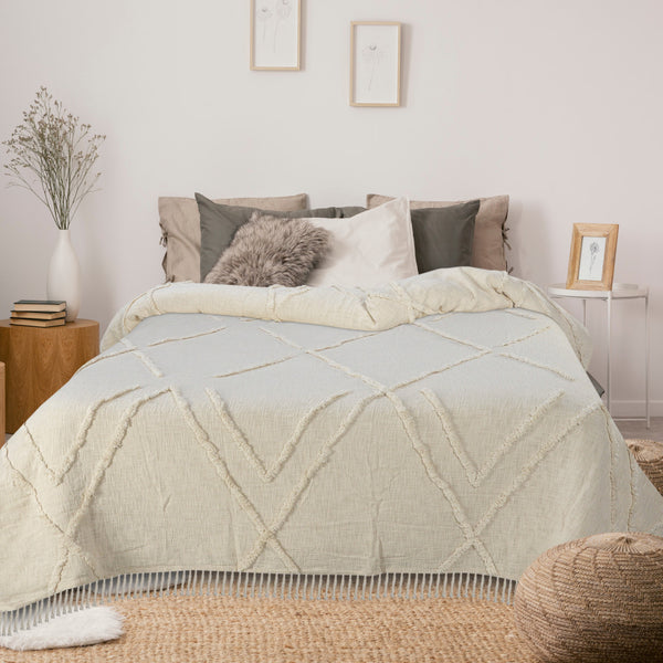 Homeroots Ivory Geometric King Cotton Coverlet With Fringe  Cotton 516531