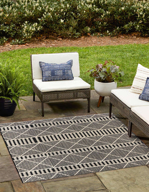 Unique Loom Outdoor Trellis Dalyan Machine Made Striped Rug Black, Natural 5' 4" x 6' 1"