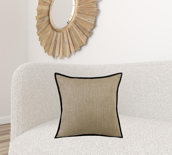 Homeroots 20" X 20" Tan And Black Linen Zippered Pillow   517023