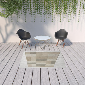 HomeRoots 5' Gray Geometric Handmade Area Rug – Versatile Indoor/Outdoor Decor for Modern Spaces & Patios 5' x 7' 517465