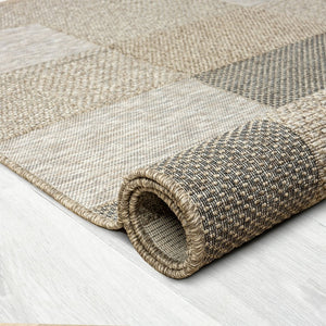 HomeRoots 5' Gray Geometric Handmade Area Rug – Versatile Indoor/Outdoor Decor for Modern Spaces & Patios 5' x 7' 517465