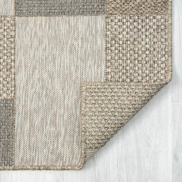 HomeRoots 5' Gray Geometric Handmade Area Rug – Versatile Indoor/Outdoor Decor for Modern Spaces & Patios 5' x 7' 517465
