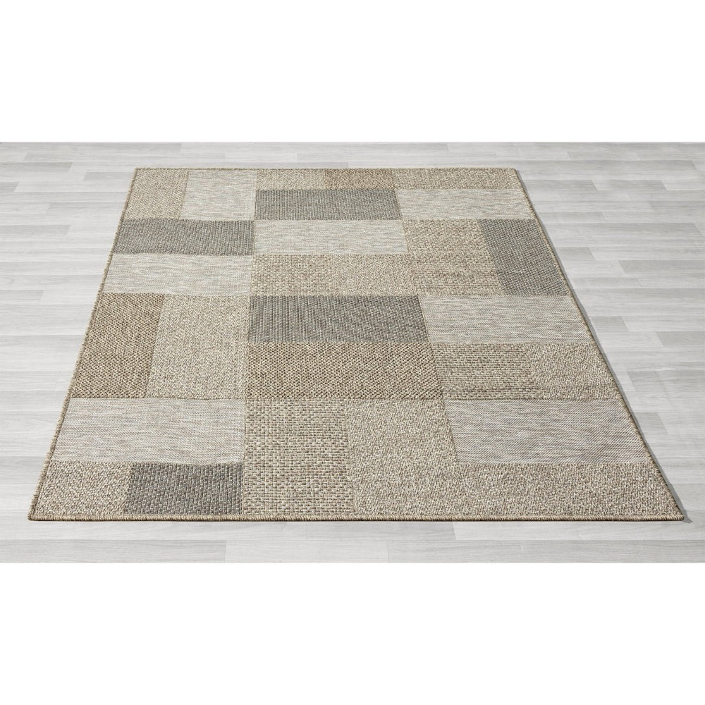 HomeRoots 5' Gray Geometric Handmade Area Rug – Versatile Indoor/Outdoor Decor for Modern Spaces & Patios 5' x 7' 517465