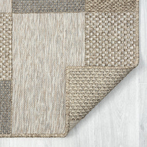 HomeRoots 5' Gray Geometric Handmade Area Rug – Versatile Indoor/Outdoor Decor for Modern Spaces & Patios 7'10" x 9'6" 517466