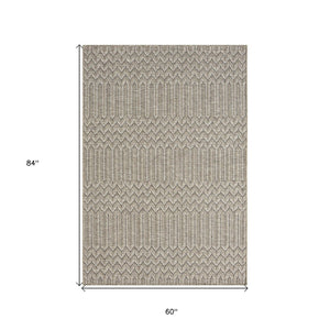 HomeRoots 5' Gray Chevron Handmade Area Rug - Stylish, Versatile Indoor Outdoor Décor for Any Space 5' x 7' 517471