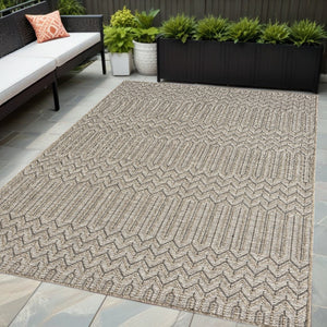 HomeRoots 5' Gray Chevron Handmade Area Rug - Stylish, Versatile Indoor Outdoor Décor for Any Space 5' x 7' 517471