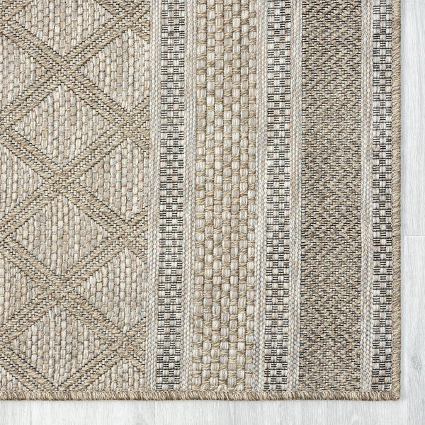 HomeRoots 5' Gray Geometric Handmade Area Rug for Indoor and Outdoor Spaces - Stylish and Durable Design 7'10" x 9'6" 517476