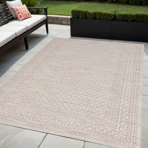 Homeroots 5' Geometric Indoor Outdoor Area Rug - Stylish Rectangle Design For Home Warmth & Elegance Ivory 100% Pet 517478
