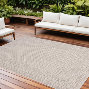 Homeroots 5' Geometric Indoor Outdoor Area Rug - Stylish Rectangle Design For Home Warmth & Elegance Ivory 100% Pet 517479
