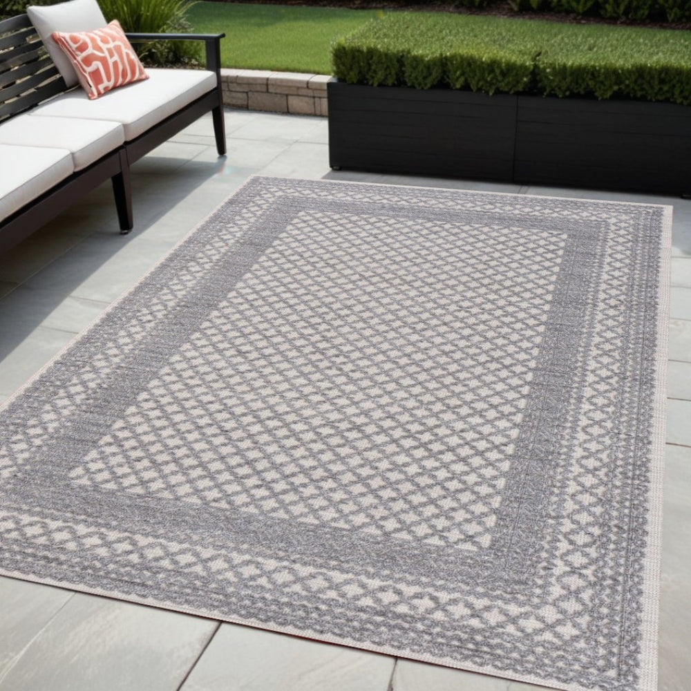 HomeRoots 5' Contemporary Blue Geometric Indoor-Outdoor Area Rug for Modern Homes and Patios - Durable Design Light Blue 5' x 7' 517480