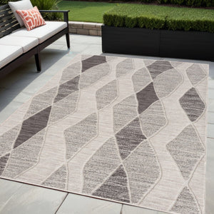 HomeRoots 5' Modern Abstract Geometric Indoor Outdoor Area Rug - Durable, Stain-Resistant & Easy to Maintain Gray 5' x 7' 517488