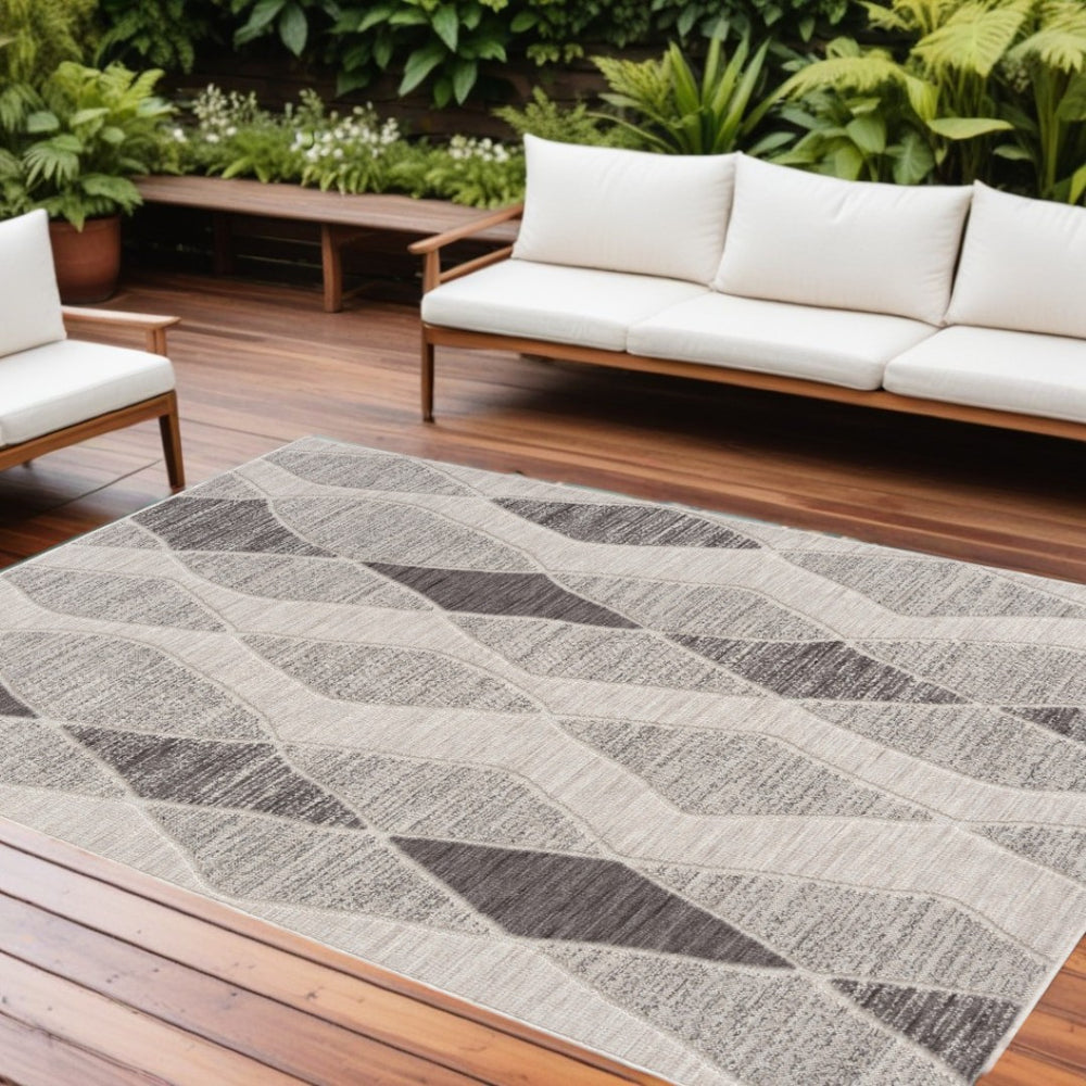 HomeRoots 8' X 9' Gray Geometric Indoor/Outdoor Area Rug – Modern Style, Durable, Easy-Care & Versatile Design 517489