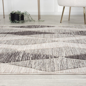 HomeRoots 8' X 9' Gray Geometric Indoor/Outdoor Area Rug – Modern Style, Durable, Easy-Care & Versatile Design 517489