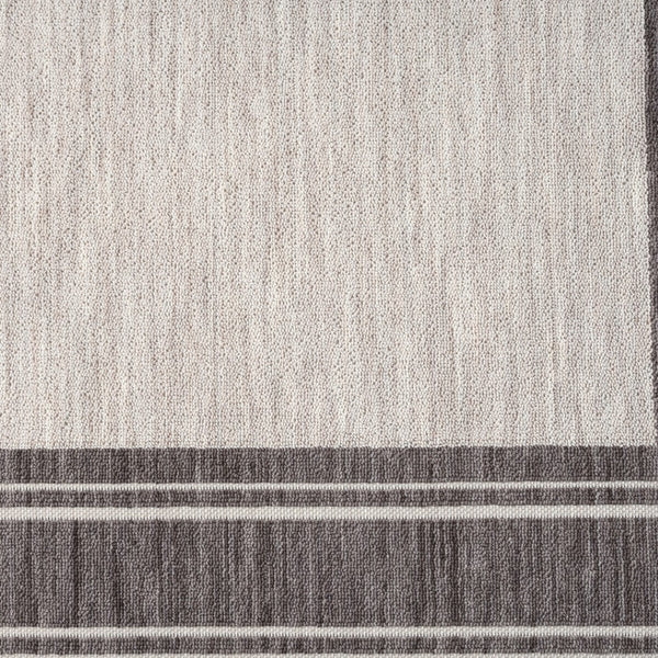 HomeRoots 5' Elegant Gray and Ivory Area Rug – Timeless Design for Indoor and Outdoor Spaces, Durable and Chic 5' x 7' 517492