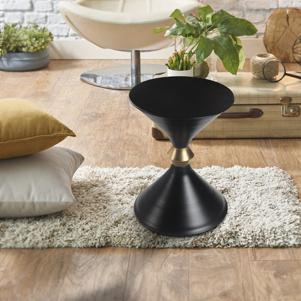 Homeroots 18" Black Iron End Table   517825