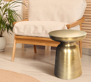 Homeroots 19" Gold Iron Round End Table   517827