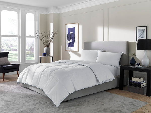 HomeRoots White King Washable Comforter – Luxurious Down & Feather Blend, Hypoallergenic, All-Season Cozy Sleep 518183