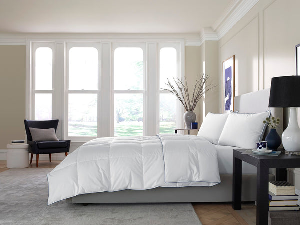 HomeRoots White King Washable Comforter – Luxurious Down & Feather Blend, Hypoallergenic, All-Season Cozy Sleep 518183